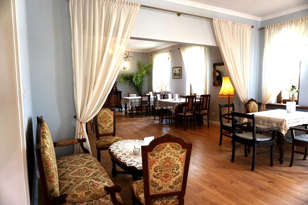 Dwor Osmolice Bed & Breakfast Bialki Dolne Exterior photo