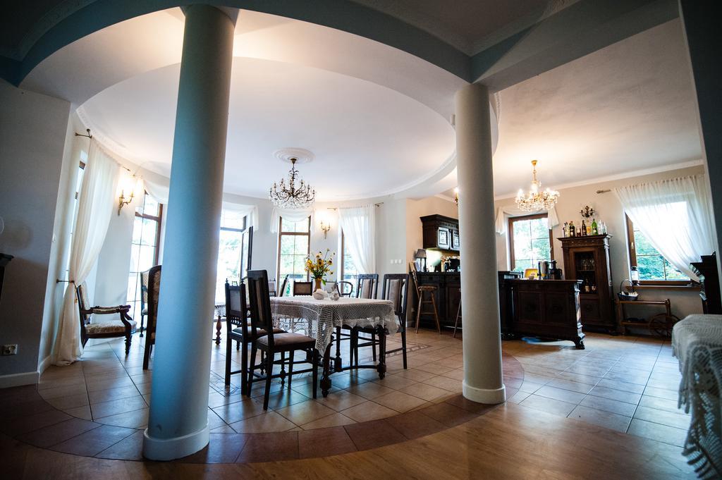Dwor Osmolice Bed & Breakfast Bialki Dolne Exterior photo